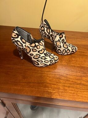 Leopard Print High Heel Ankle Booties - Tan/Black